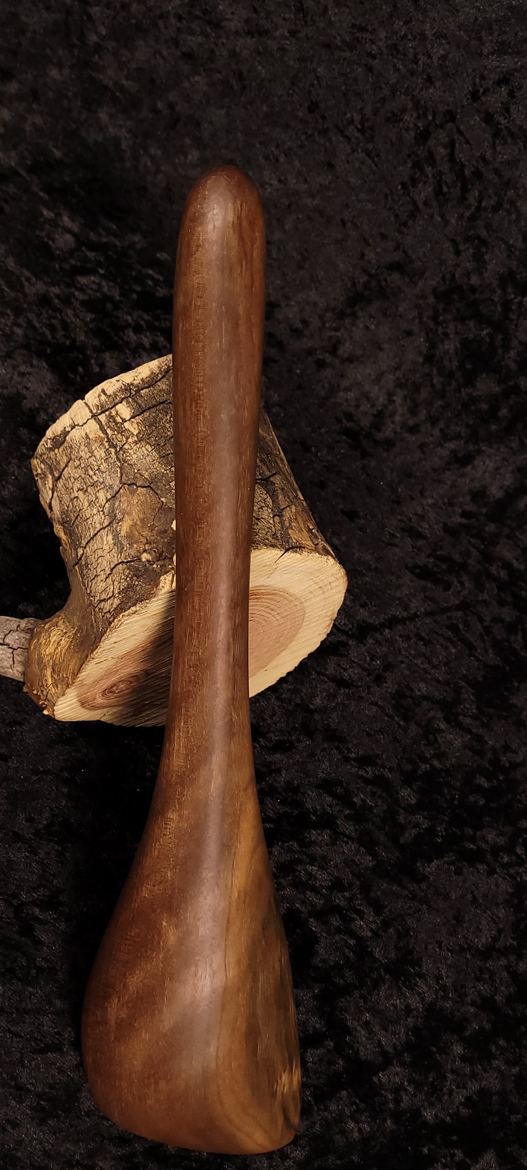 Handcrafted walnut right-handed spatula - front blade view