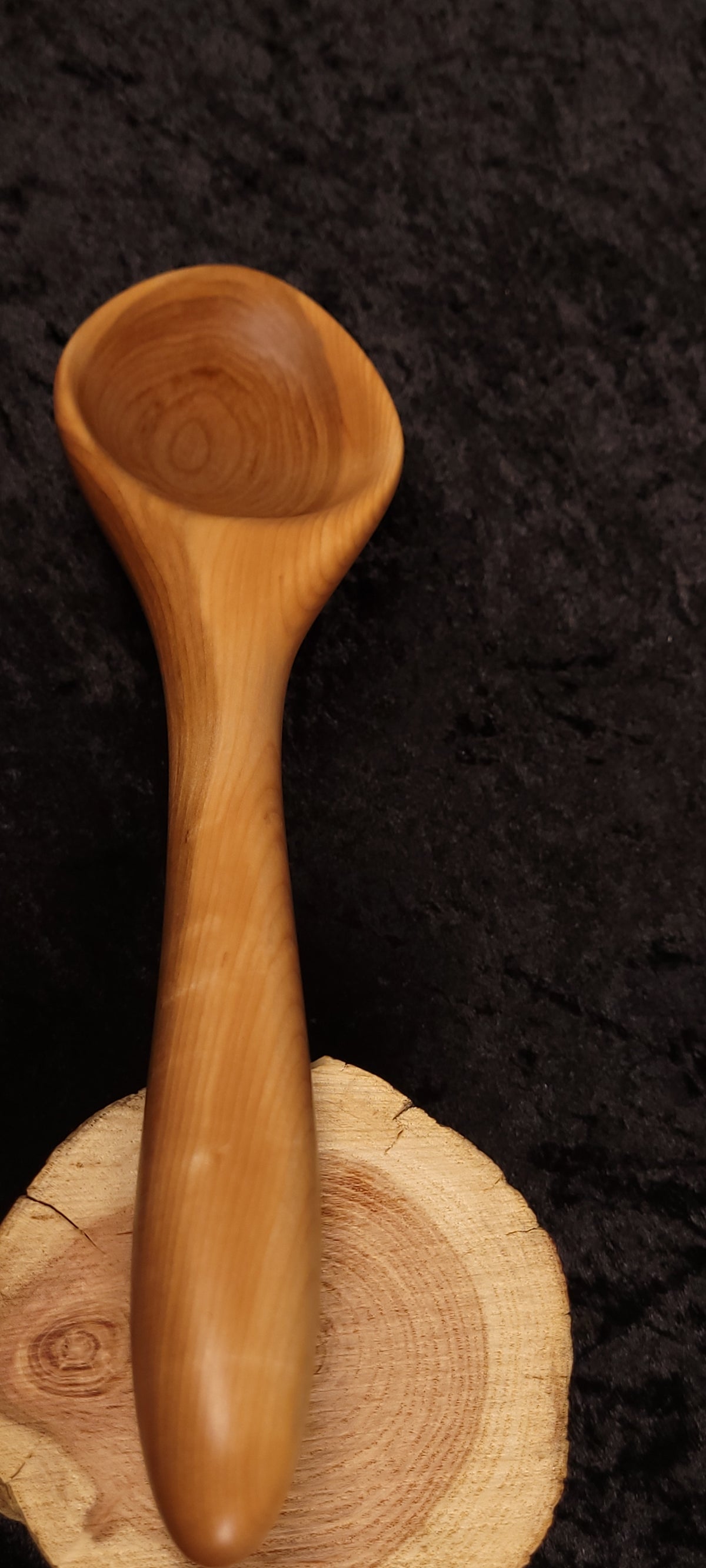 Curly maple set overhead view on wood round