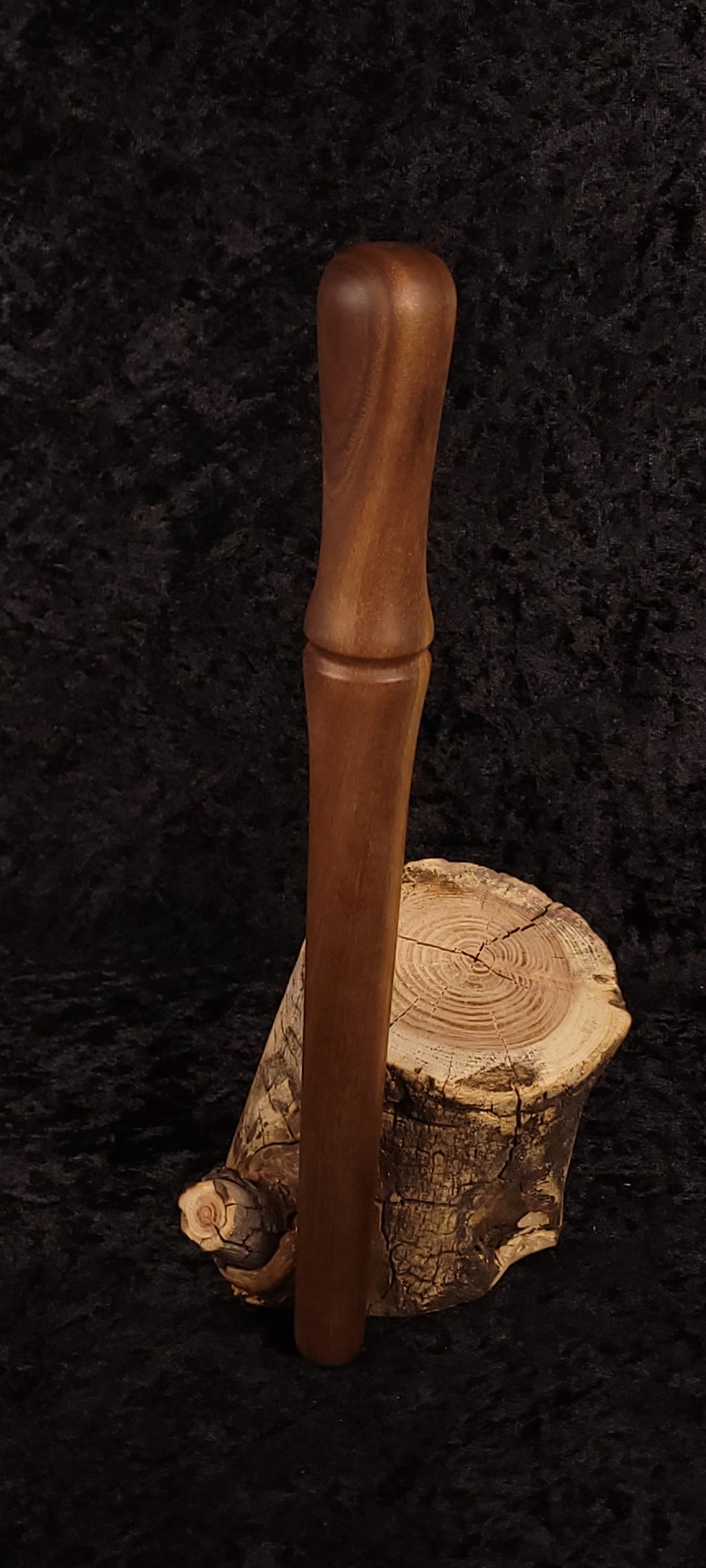 Walnut spurtle back view showing grain detail