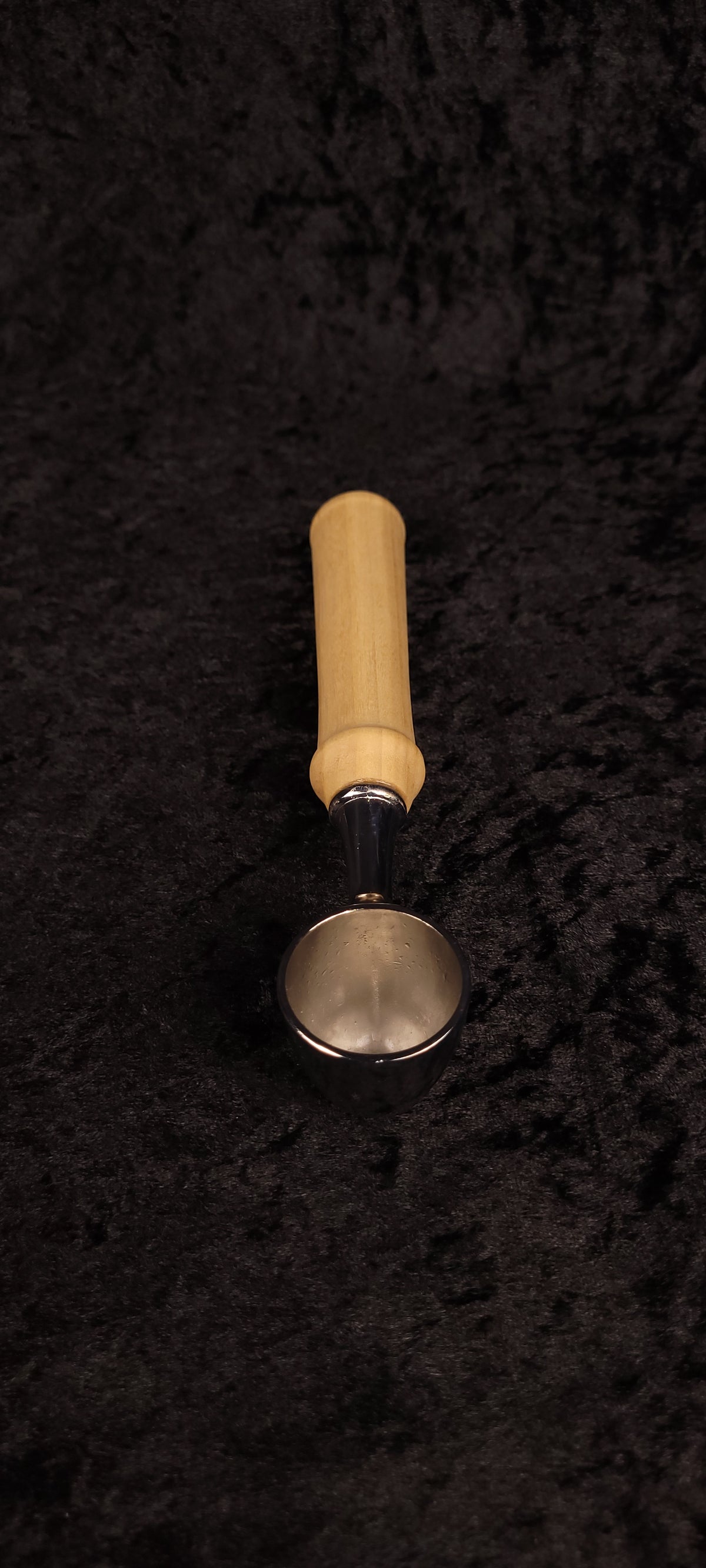 Colorado Cottonwood coffee scoop upright view showing chrome scoop and handle