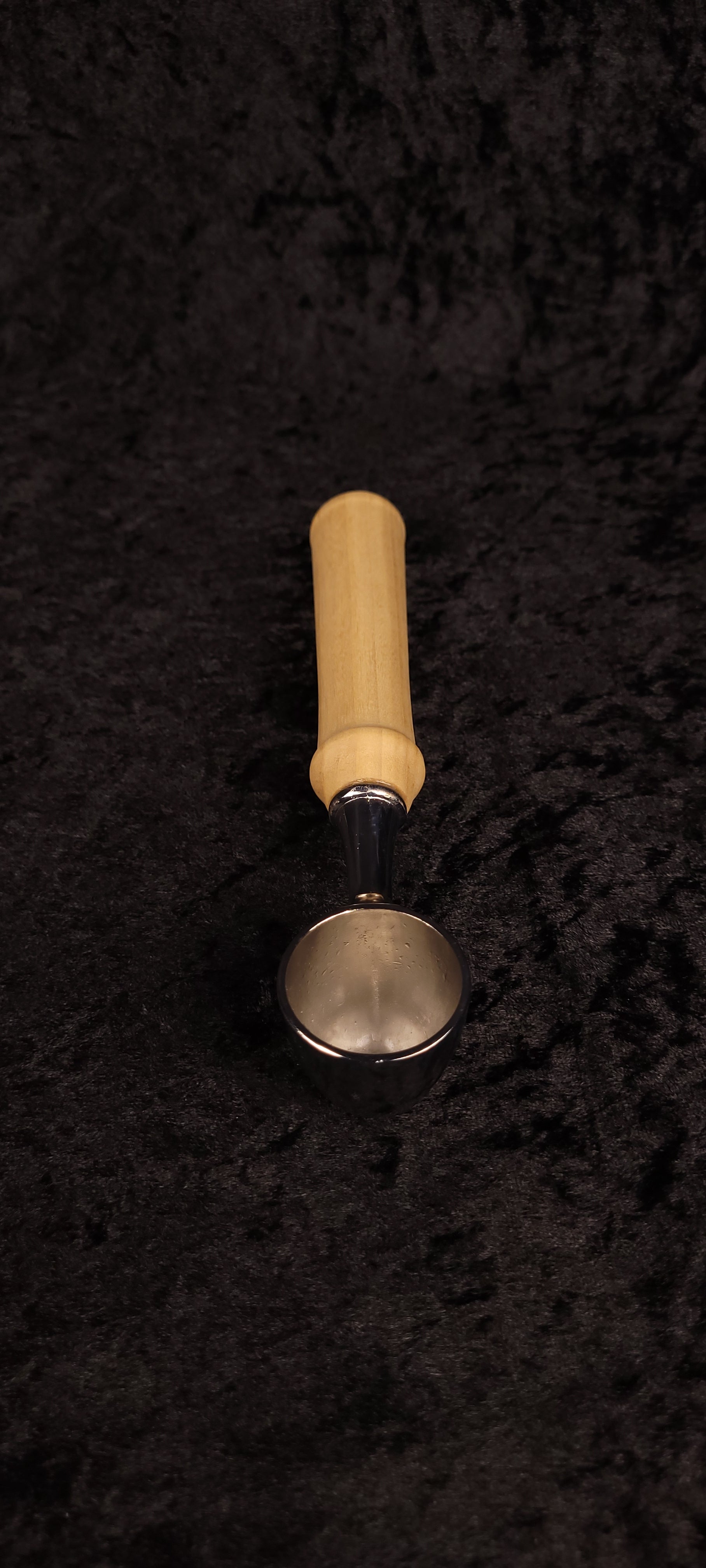 Colorado Cottonwood coffee scoop upright view showing chrome scoop and handle