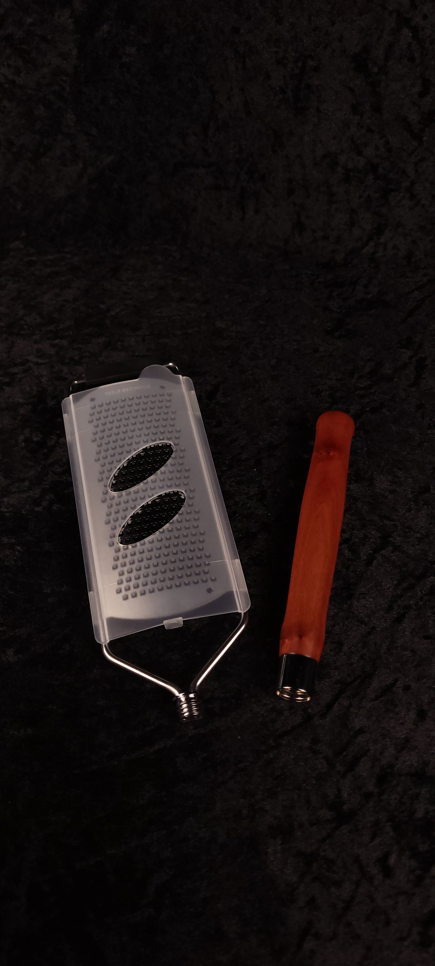 Rasp grater assembled front view