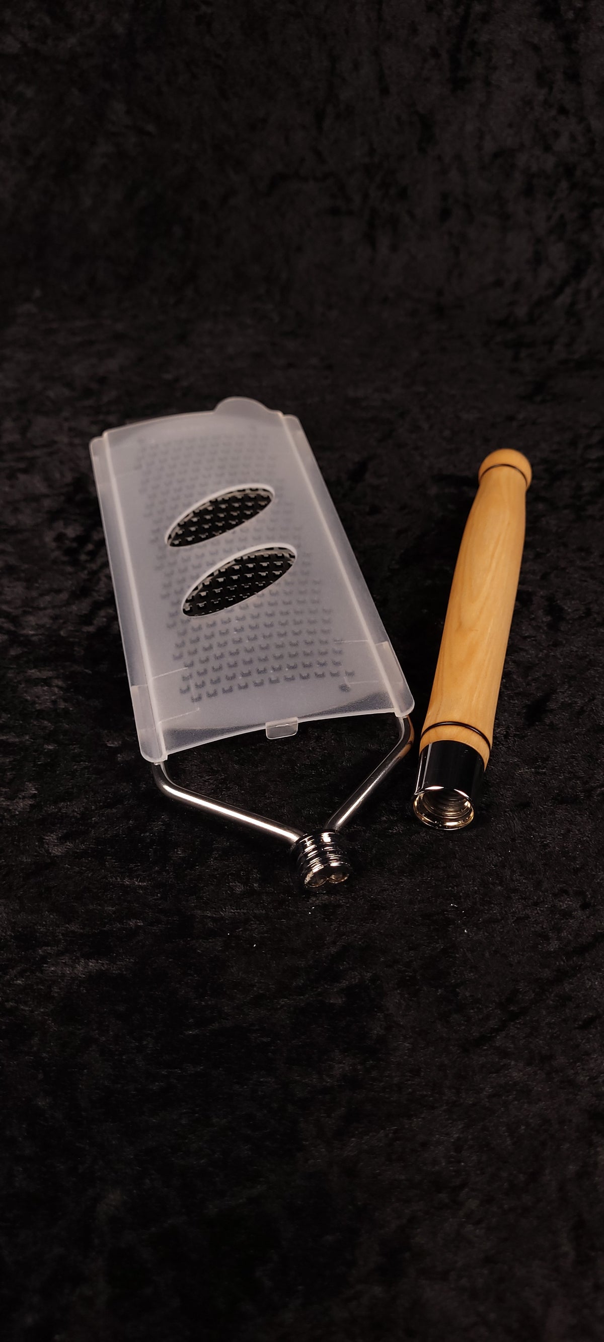 Maple flat grater with handle and grating head separated