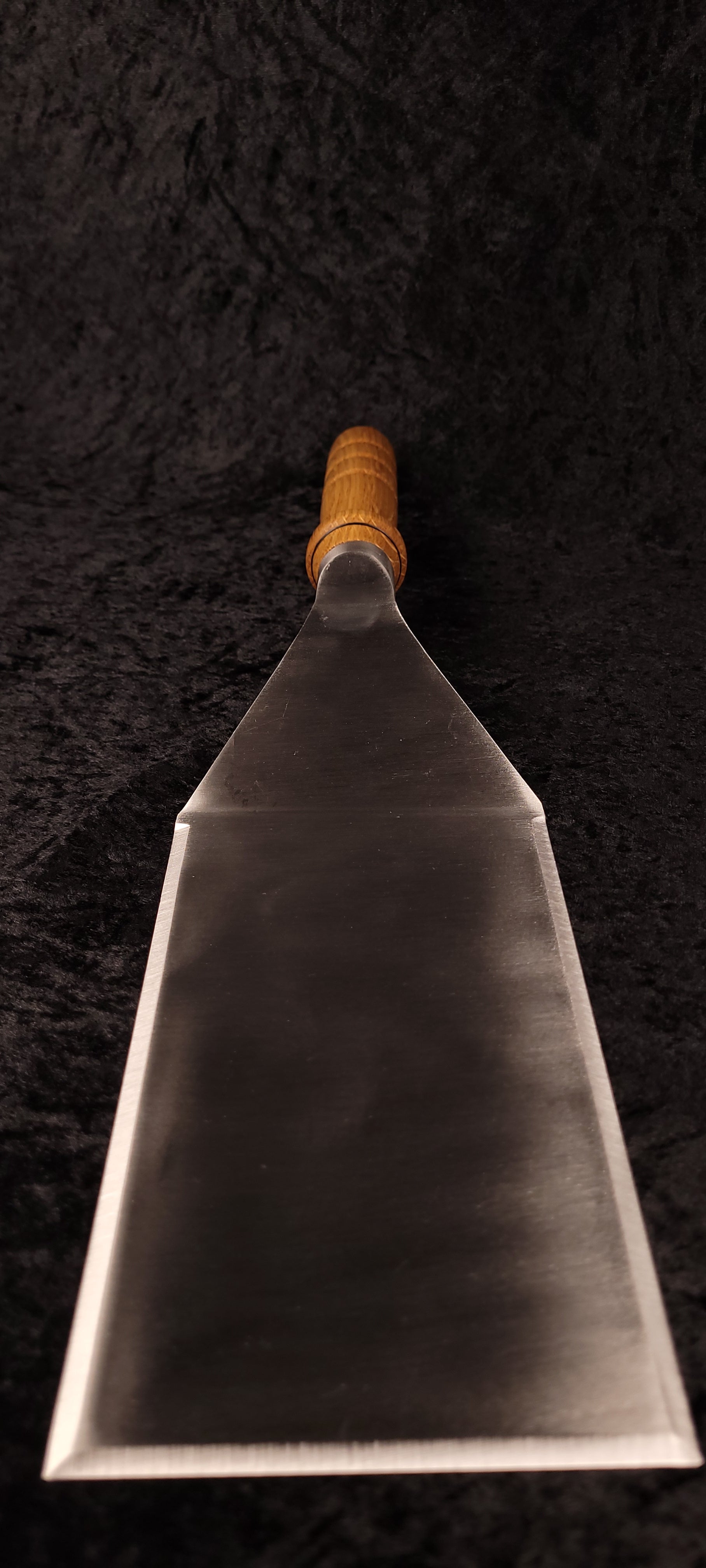 Griddle spatula No. 2 – blade face view from above