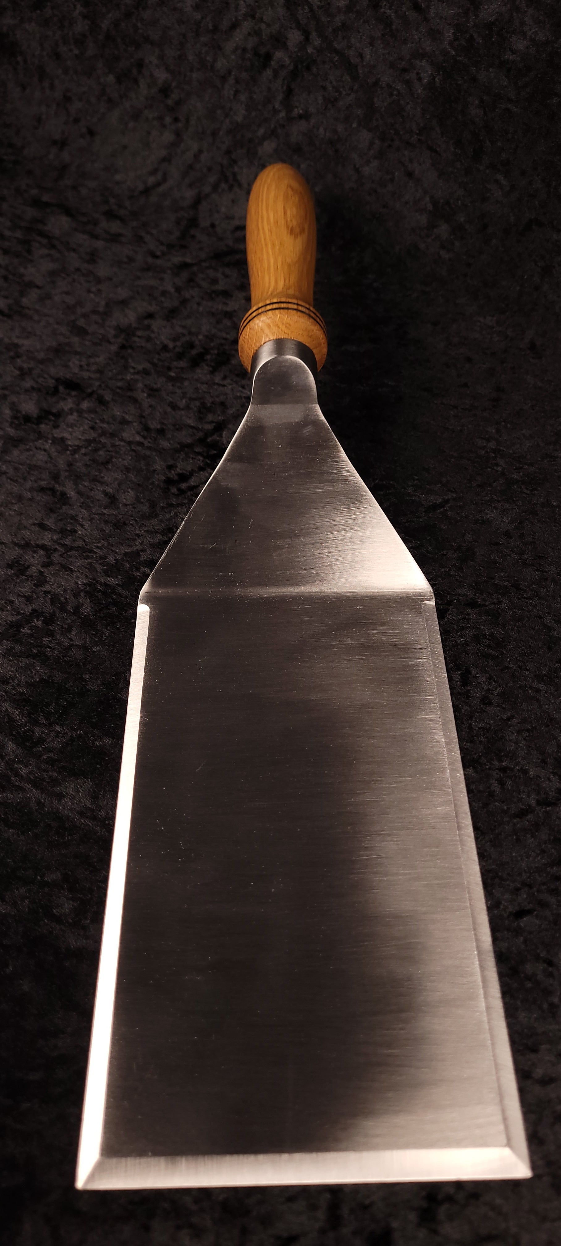 Griddle spatula No. 3 – blade face view from above