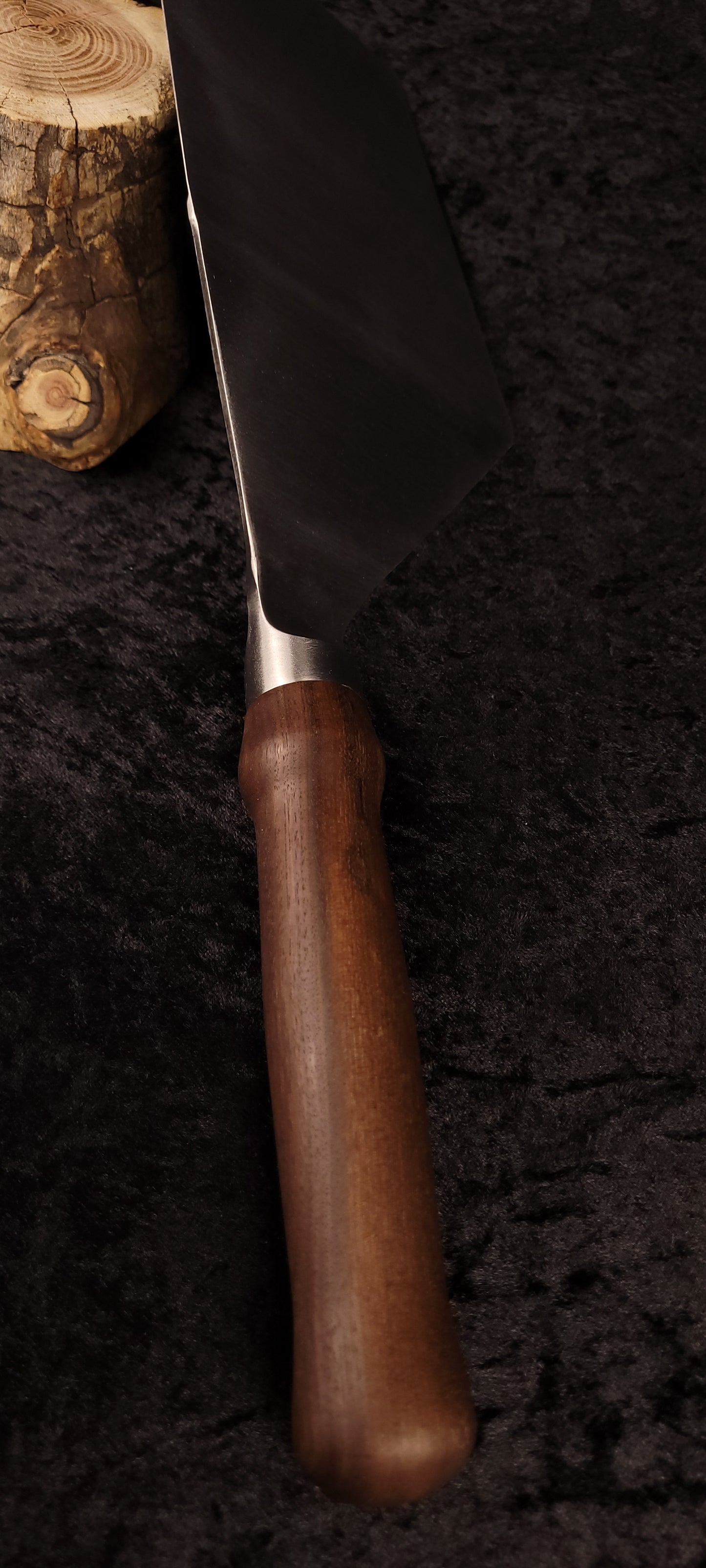 Griddle spatula walnut handle – side view with log prop