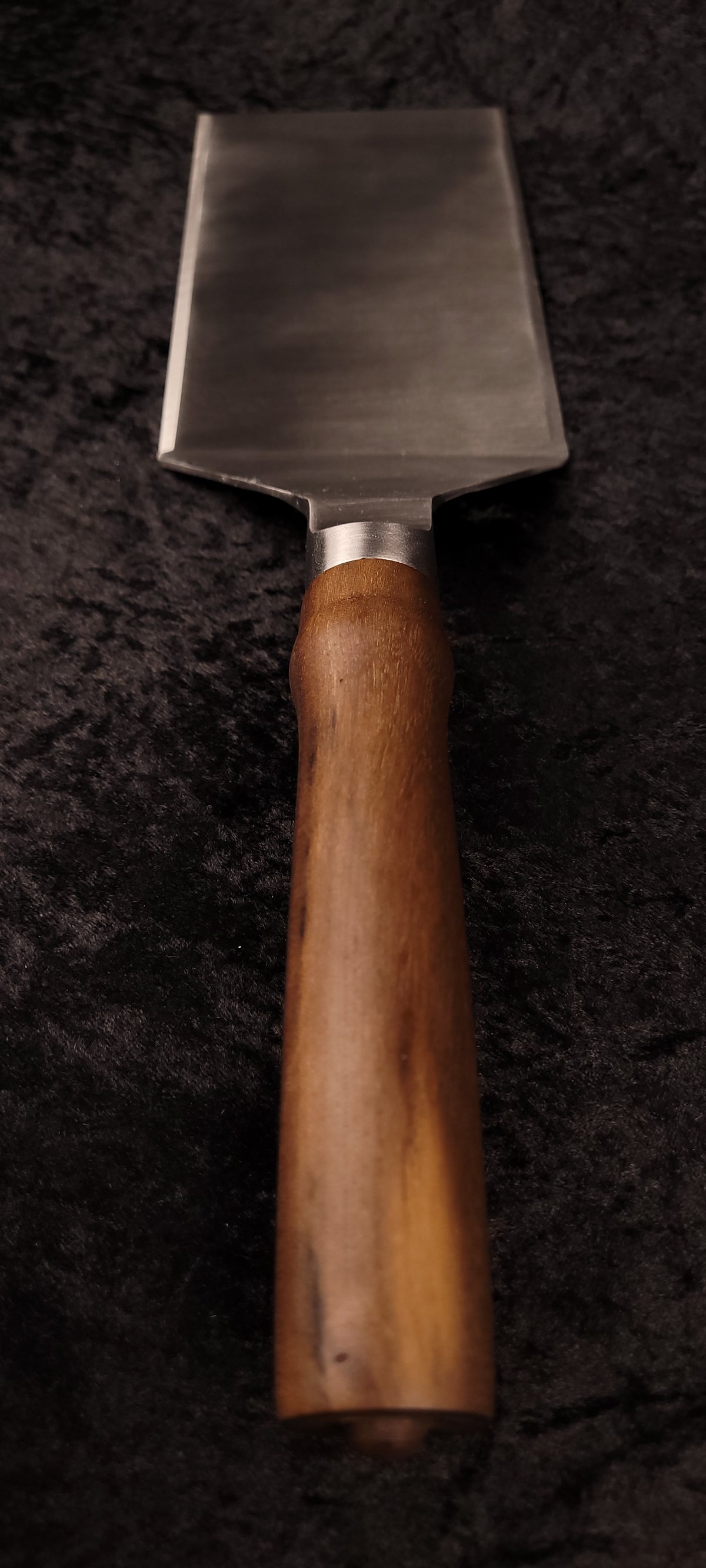 Griddle spatula walnut handle No. 5 – top-down view showing blade and handle
